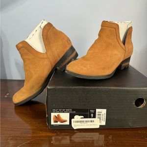 Sorel Lolla Cut Out Bootie